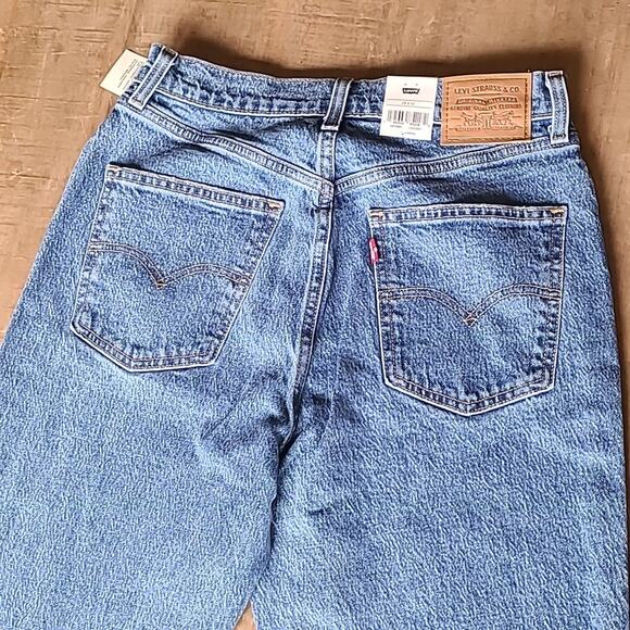 Womens Levis 70s ultra HIGH RISE FLARE Jeans pants size 28x32 NEW WITH TAGS! - Picture 5 of 5